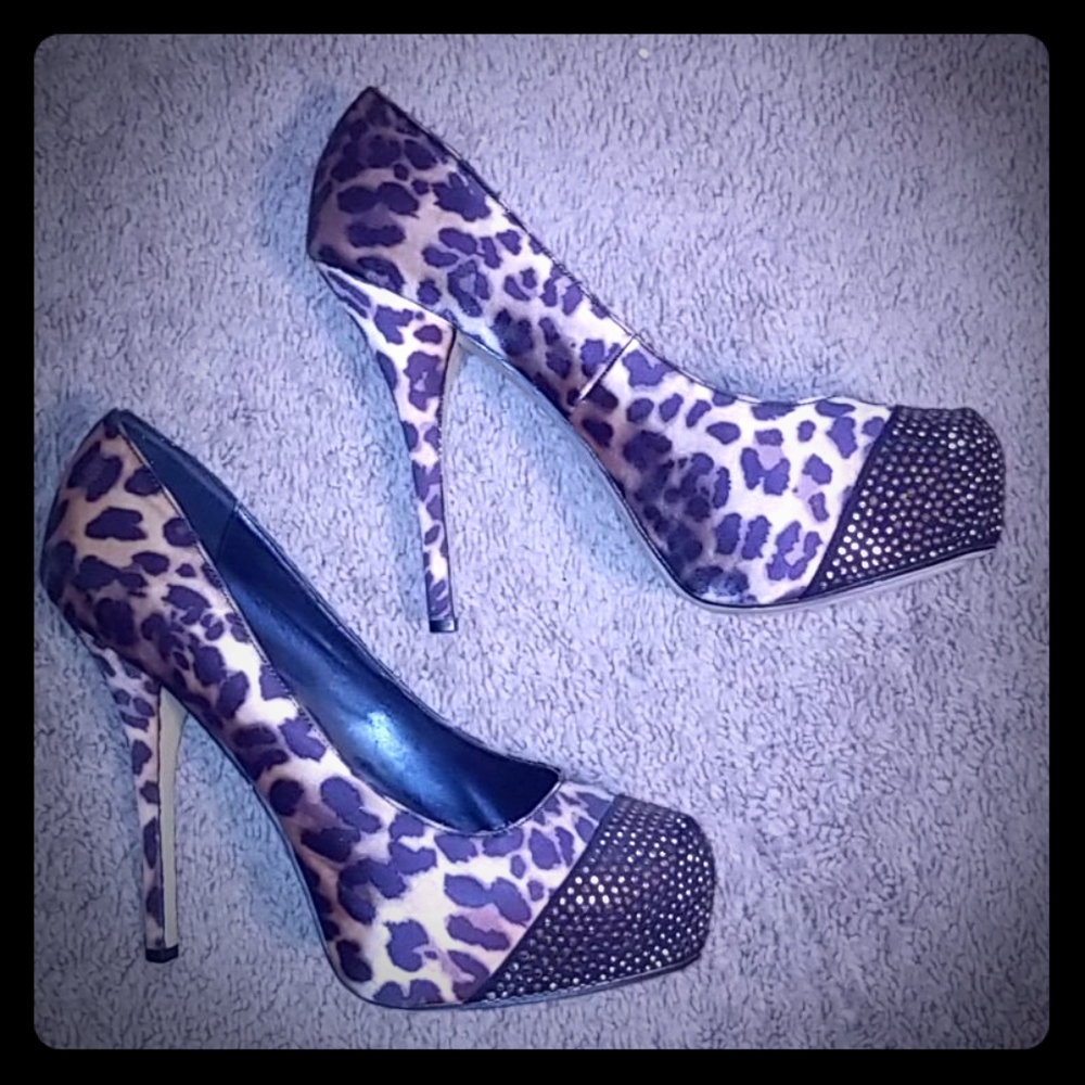 Sexy leopard platforms